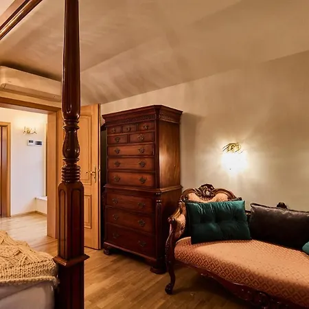 *the Little Castle* With Heated Pool And Sauna 别墅