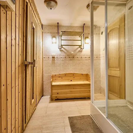 *the Little Castle* With Heated Pool And Sauna * 布拉格