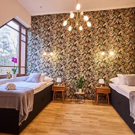 别墅 *the Little Castle* With Heated Pool And Sauna 布拉格