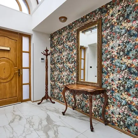 *the Little Castle* With Heated Pool And Sauna Villa *