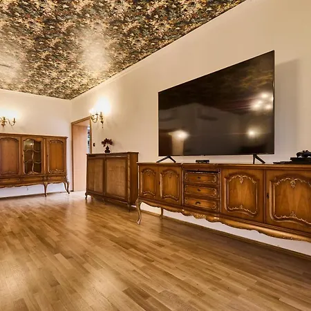 Villa *the Little Castle* With Heated Pool And Sauna