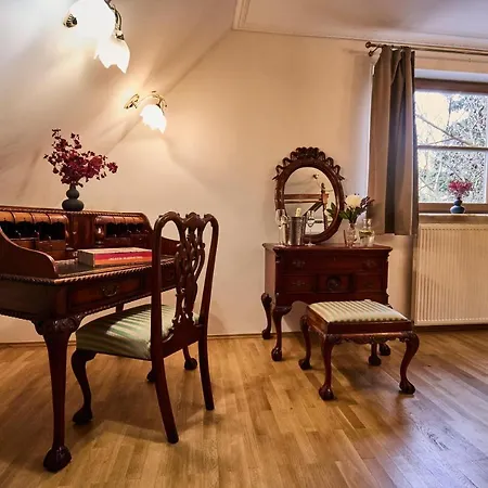 *the Little Castle* With Heated Pool And Sauna