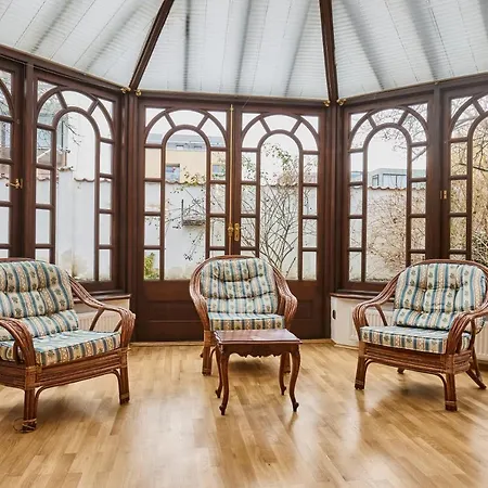 *the Little Castle* With Heated Pool And Sauna Villa Prague