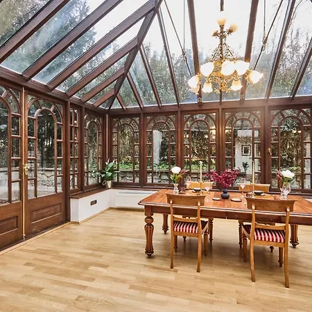 Villa *the Little Castle* With Heated Pool And Sauna