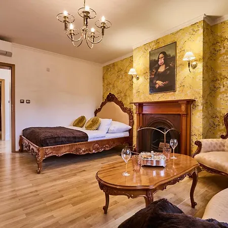 Villa *the Little Castle* With Heated Pool And Sauna