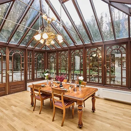 *the Little Castle* With Heated Pool And Sauna *