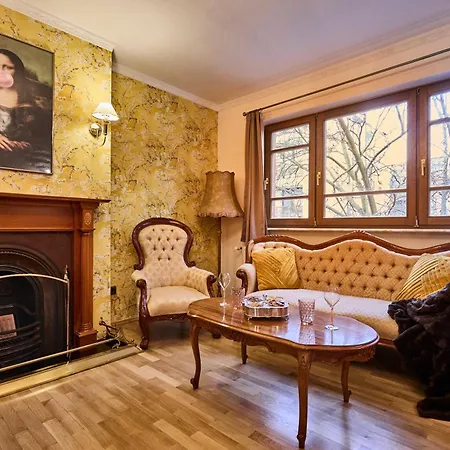 Villa *the Little Castle* With Heated Pool And Sauna Prague