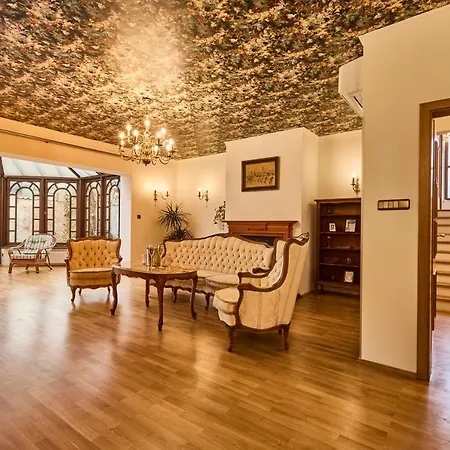 *the Little Castle* With Heated Pool And Sauna Villa *
